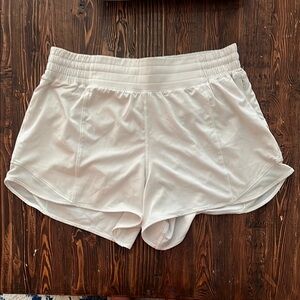 Lululemon Hotty Hot HR 4 inch